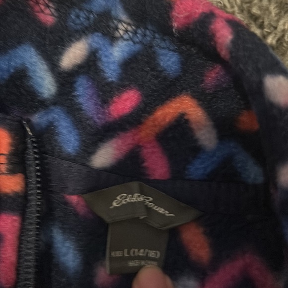 This is a sweatshirt, and it has many colors on it - Picture 4 of 5